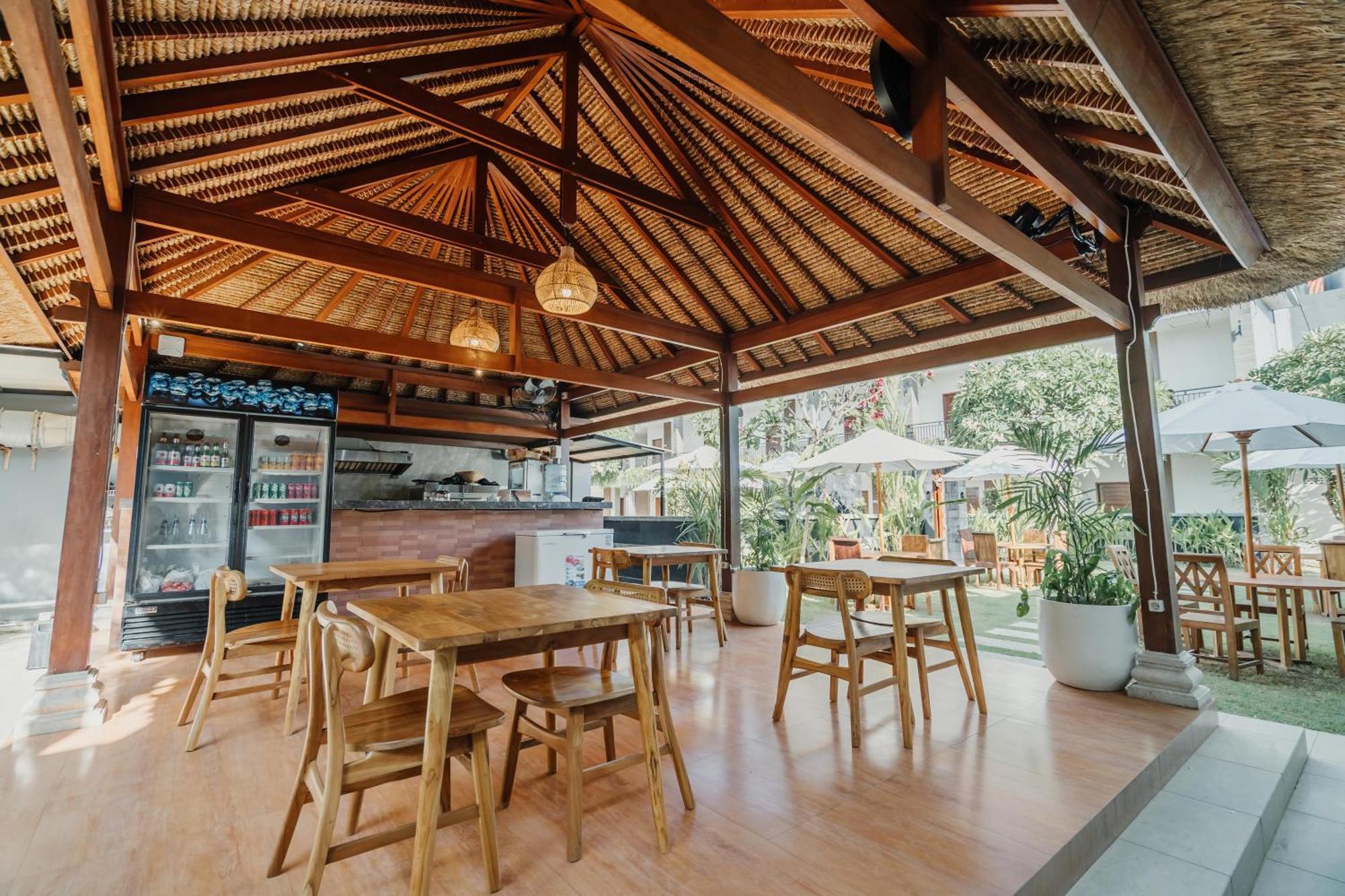 You Suite Seminyak Легиан Екстериор снимка