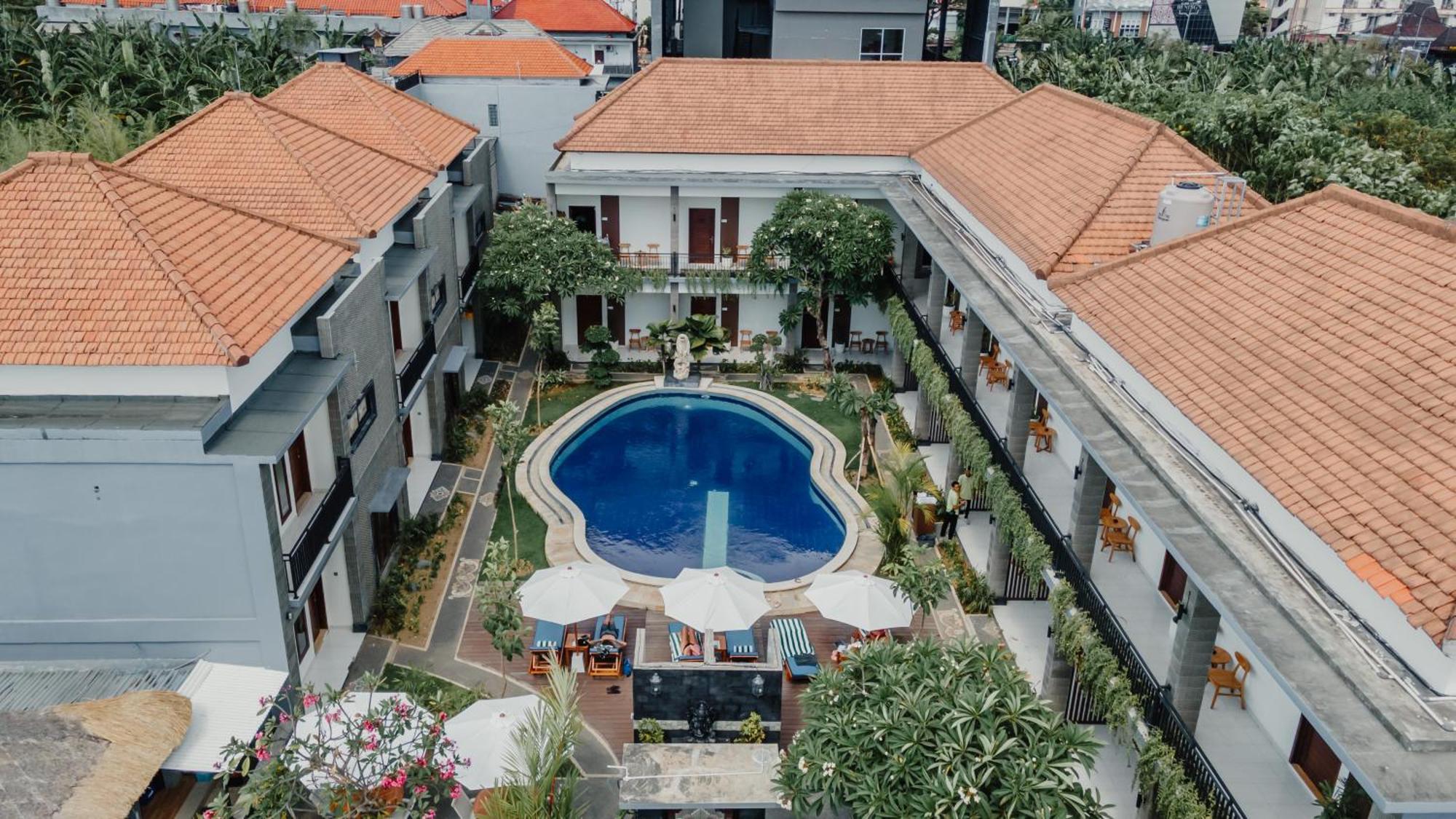 You Suite Seminyak Легиан Екстериор снимка
